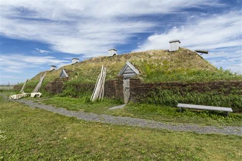 The Viking Raid on L'Anse aux Meadows:  A Testament to Norse Exploration and the Dawn of Transatlantic Travel